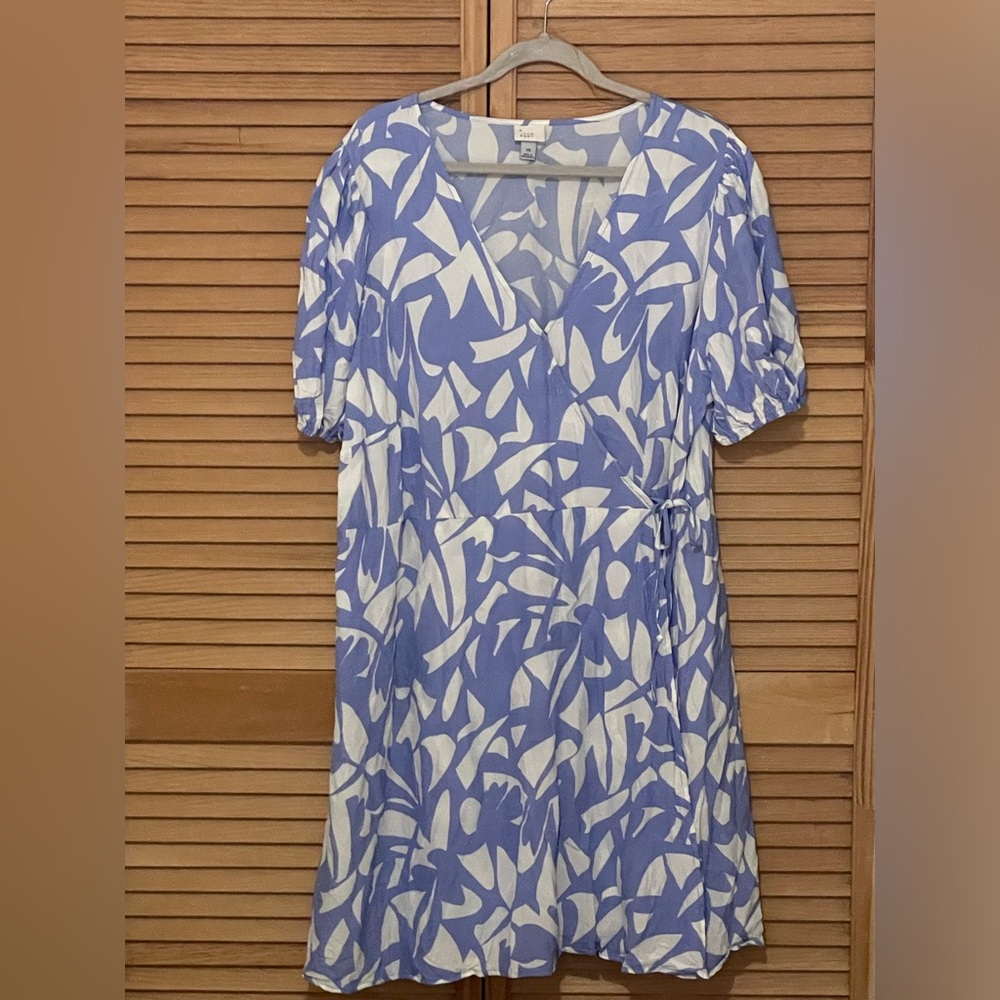 A NEW DAY short sleeve mini wrap dress “faux wrap” blue (periwinkle) &white 2x